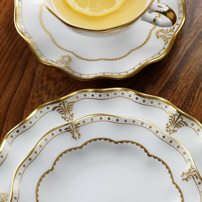 Elizabeth Gold Dinner Plate