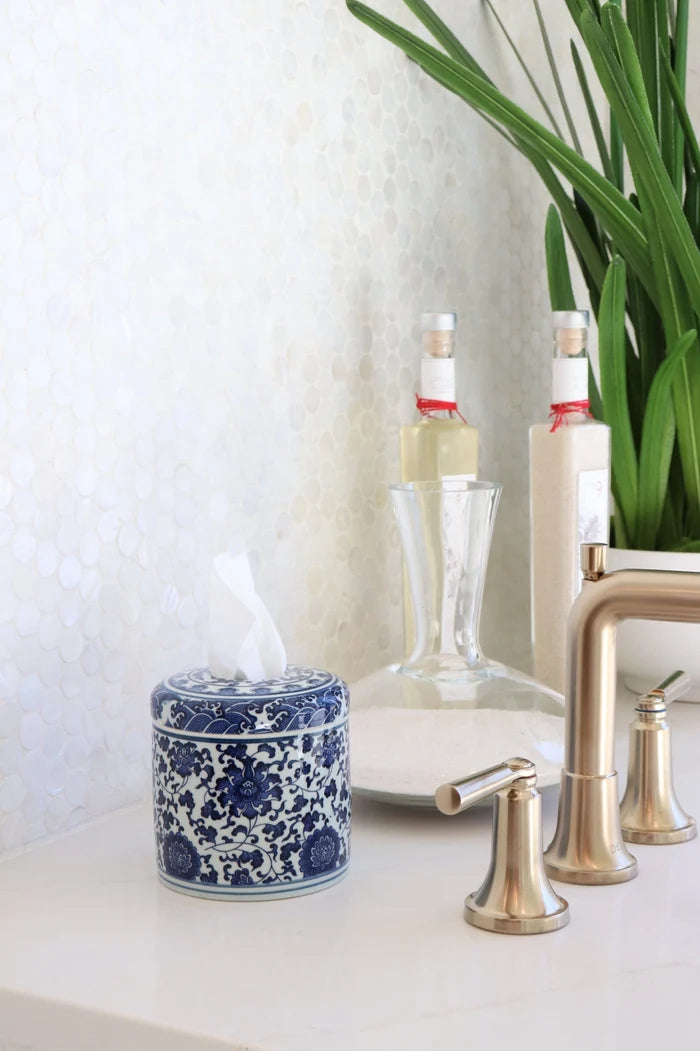 Marlo Tissue Holder