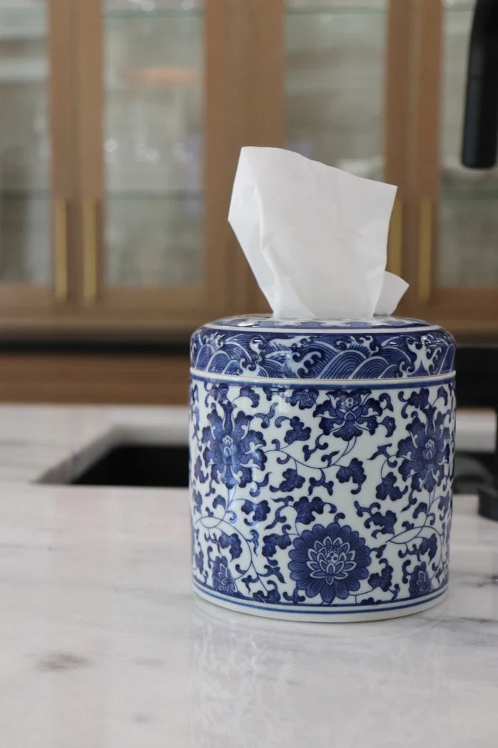 Marlo Tissue Holder