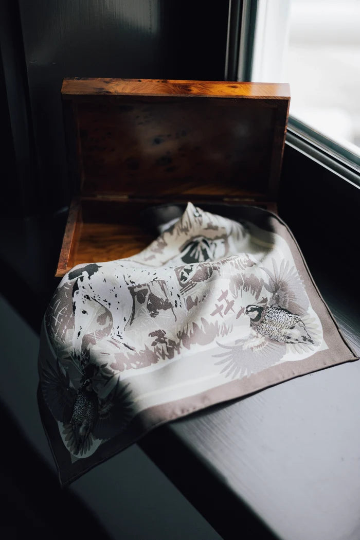 Pointing Strong Pocket Square